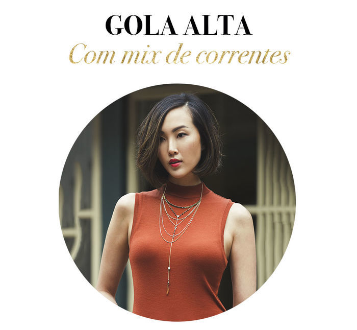 Layla Monteiro dicas para usar gola alta com mix de correntes dourado colar
